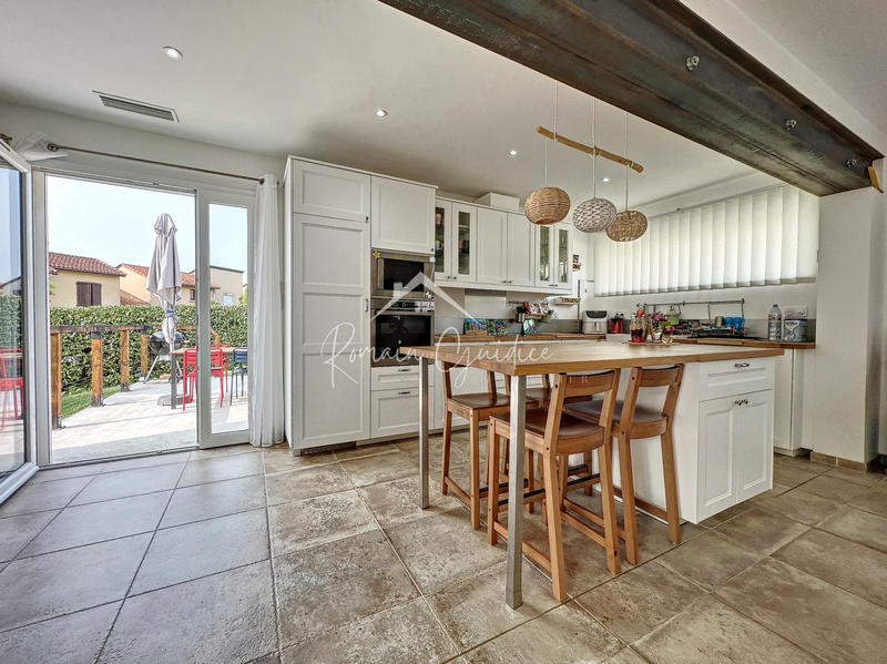 Maison - 140 m² - 5 pièces