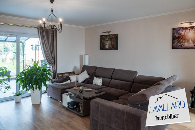 Maison - 205 m² - 9 pièces