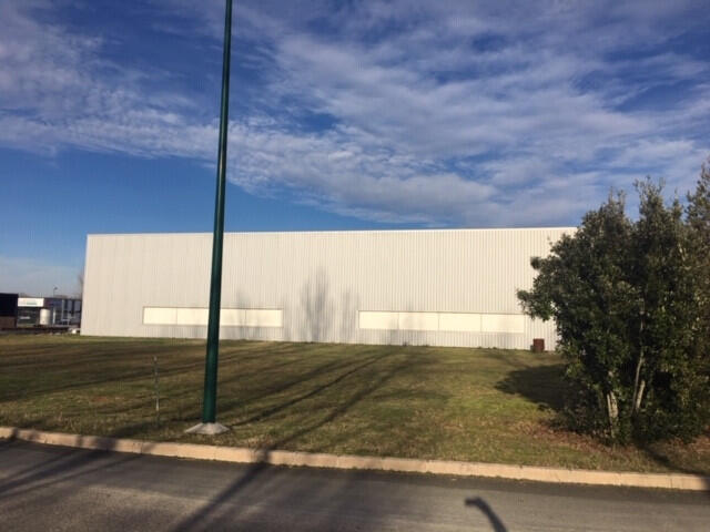 Local commercial - 1 243 m²