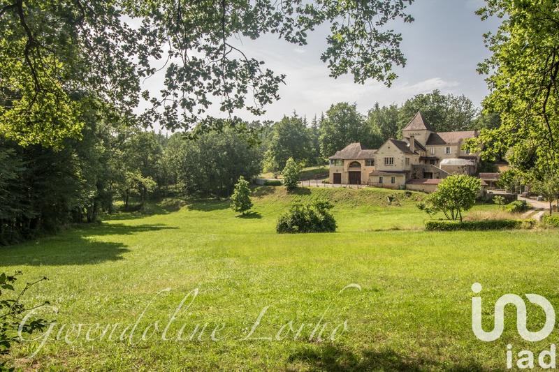 Maison - 629 m² - 11 pièces