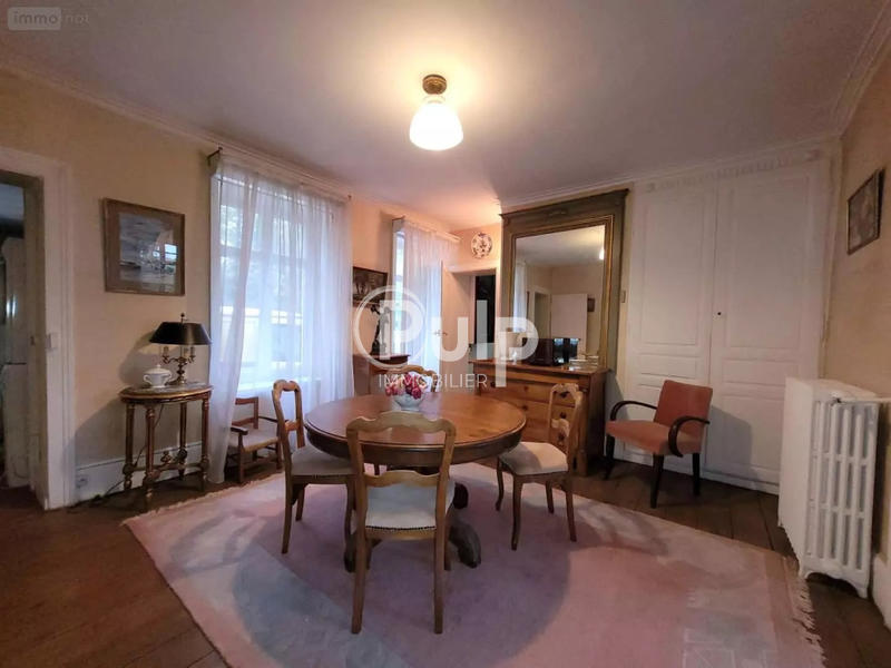 Maison de maîtres - 230 m² - 10 pièces