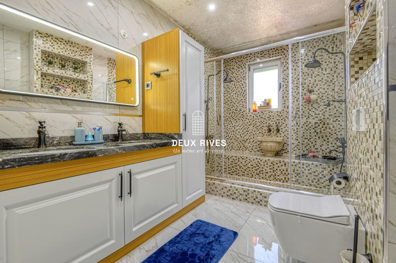 Maison - 550 m² - 7 pièces