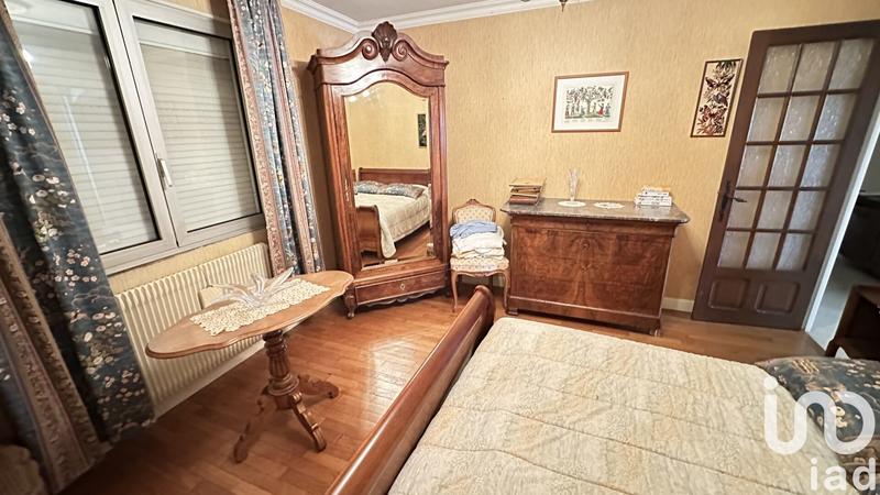 Maison - 228 m² - 9 pièces