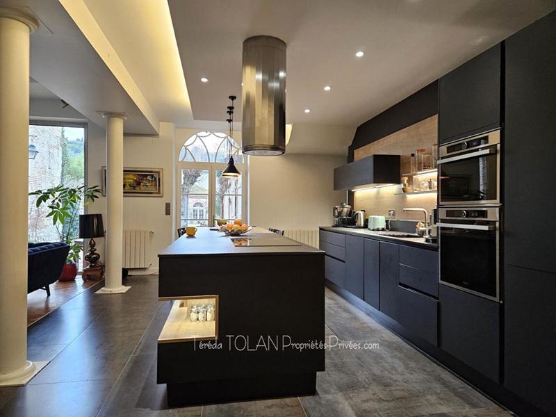 Demeure - 380 m² - 10 pièces