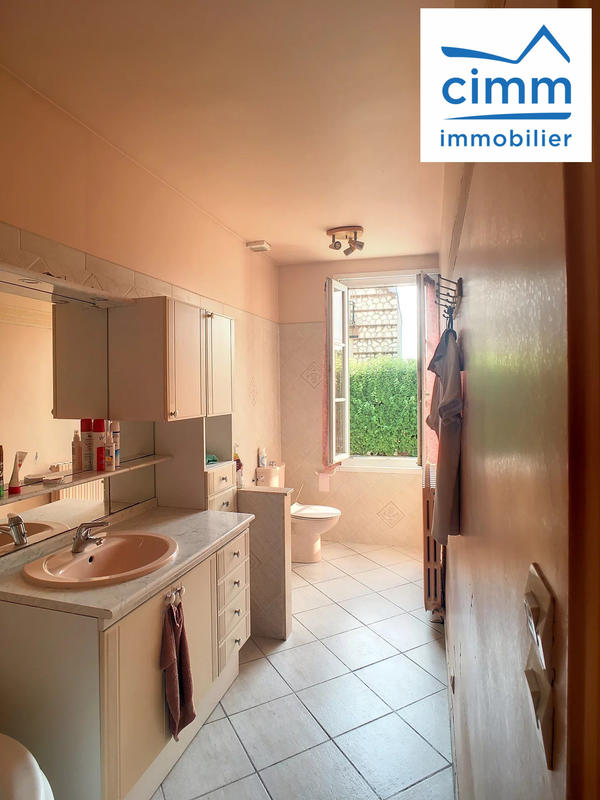 Fonds de commerce - Magasins - 93 m²