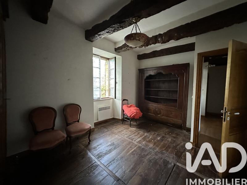 Maison - 238 m² - 7 pièces