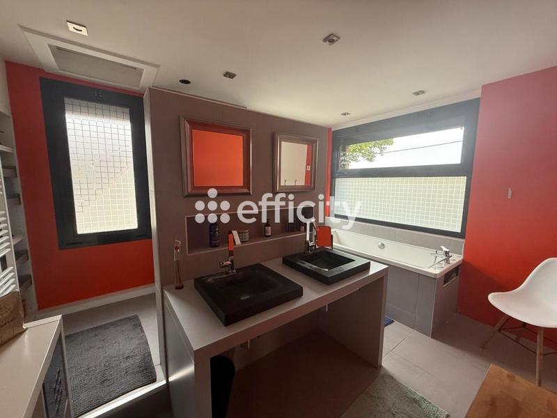 Maison - 107 m² - 4 pièces