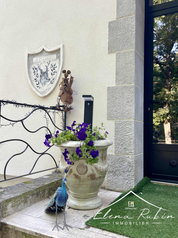 Propriété - 378 m² - 12 pièces