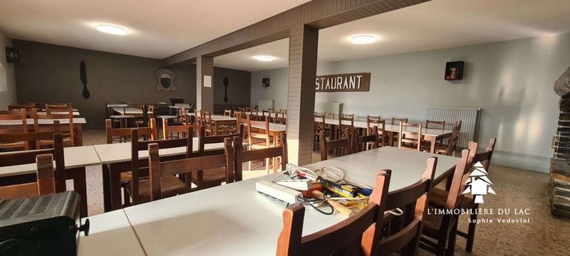 Local commercial - 451 m² - 2 pièces