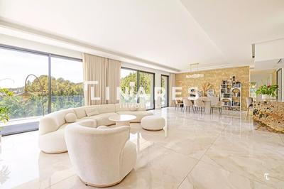 Villa - 300 m² - 9 pièces