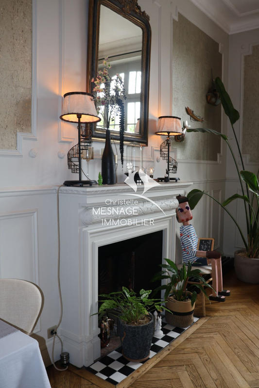 Maison - 236 m² - 8 pièces