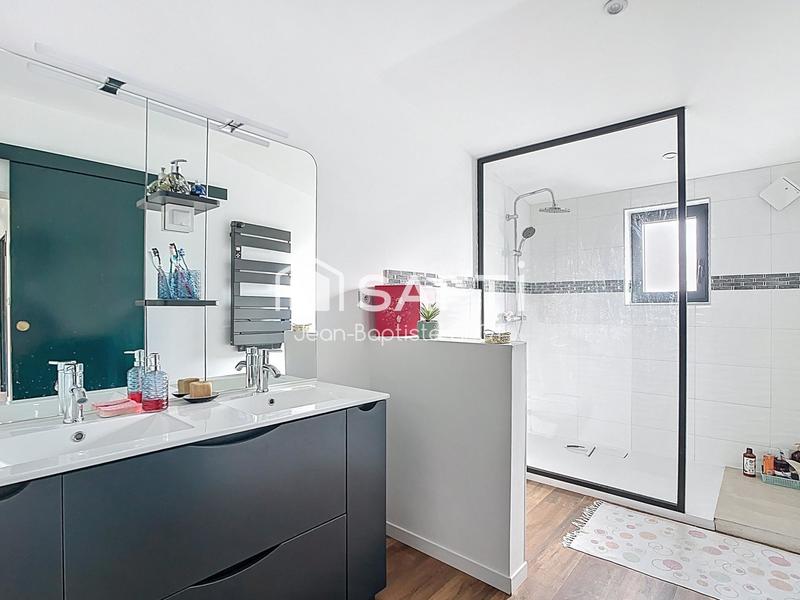 Maison - 270 m² - 7 pièces