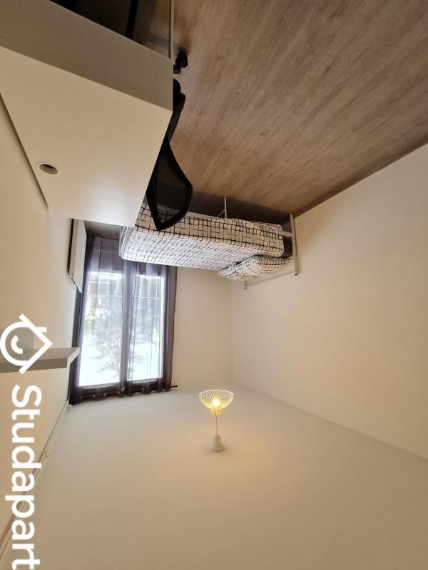 Chambre - 11 m² - 1 pièce