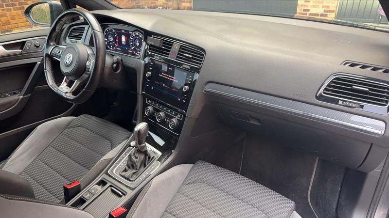 Volkswagen Golf 1.4 Tsi 150 Dsg7 R-Line