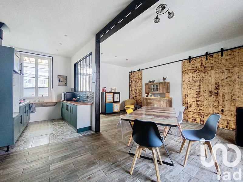 Maison - 225 m² - 8 pièces