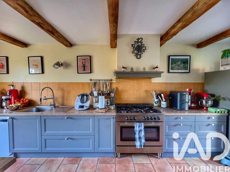 Maison - 230 m² - 8 pièces