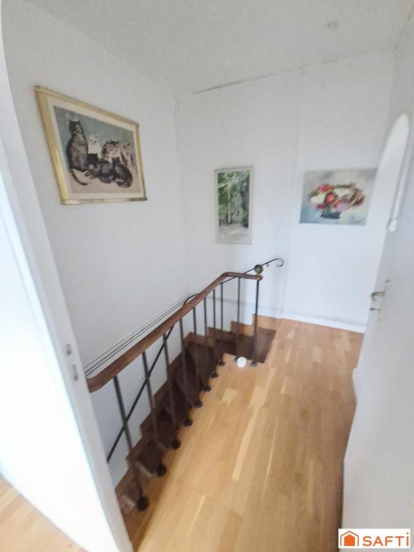 Maison - 220 m² - 7 pièces