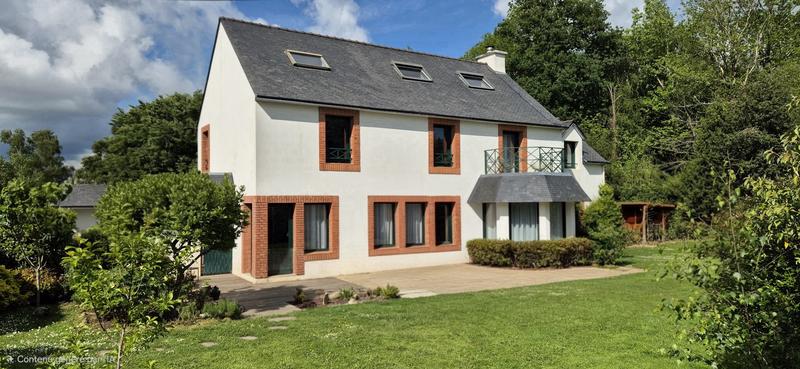 Maison - 239 m² - 10 pièces