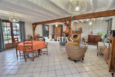 Maison - 143 m² - 5 pièces