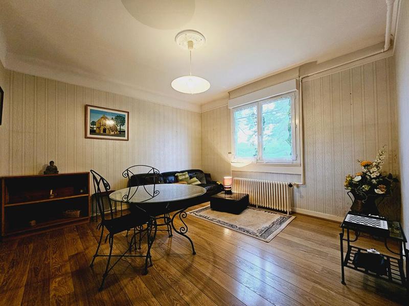 Maison - 229 m² - 9 pièces