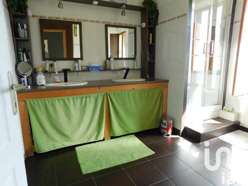 Maison - 210 m² - 8 pièces