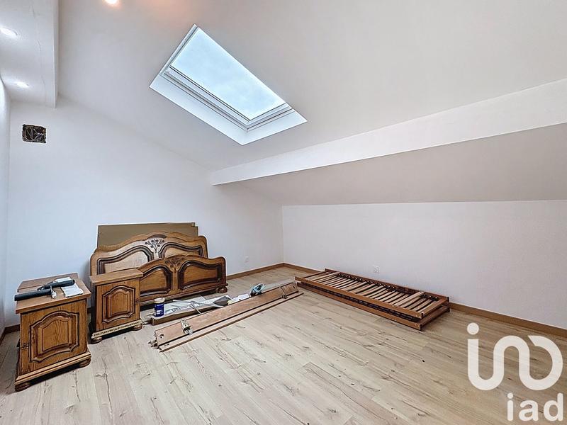 Maison - 250 m² - 10 pièces