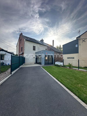 Maison - 95 m² - 4 pièces