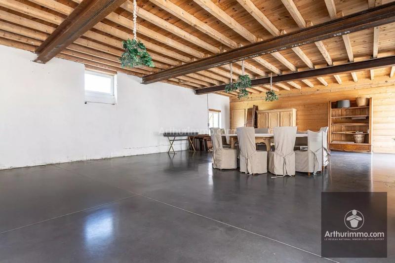 Maison - 425 m² - 13 pièces