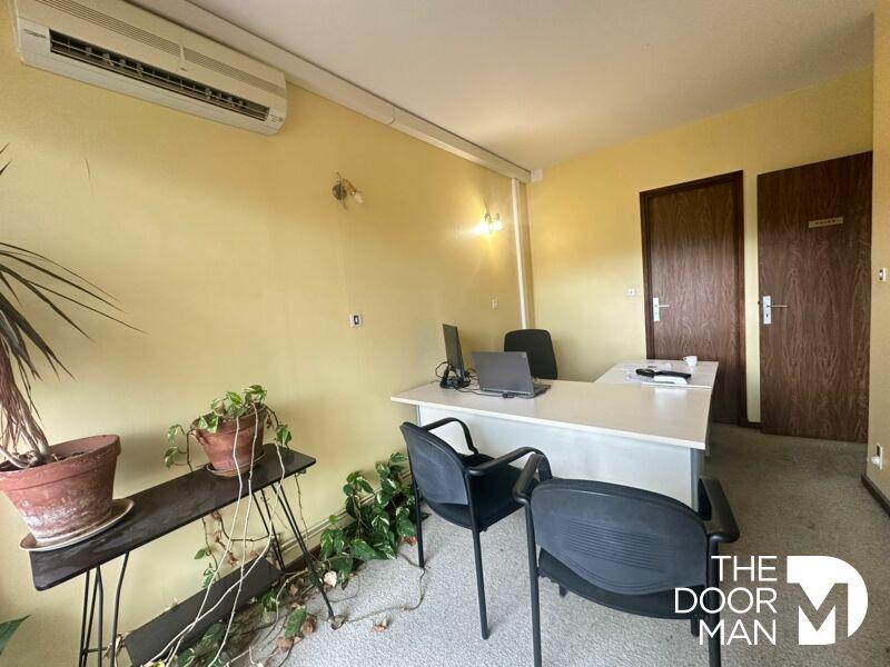 Bureau - 74 m² - 4 pièces