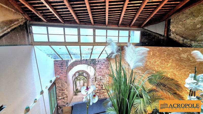 Maison - 240 m² - 9 pièces