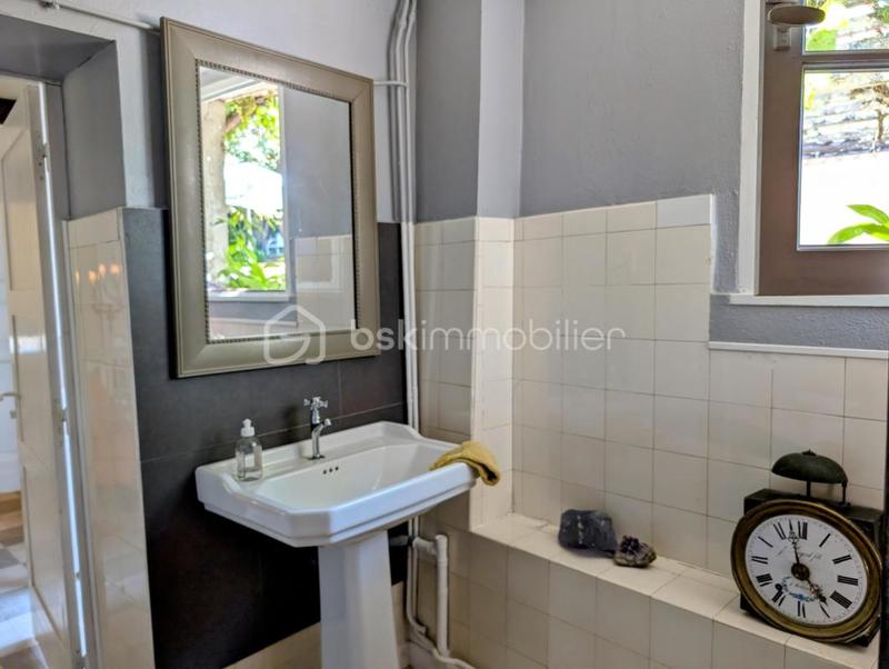 Maison - 296 m² - 9 pièces