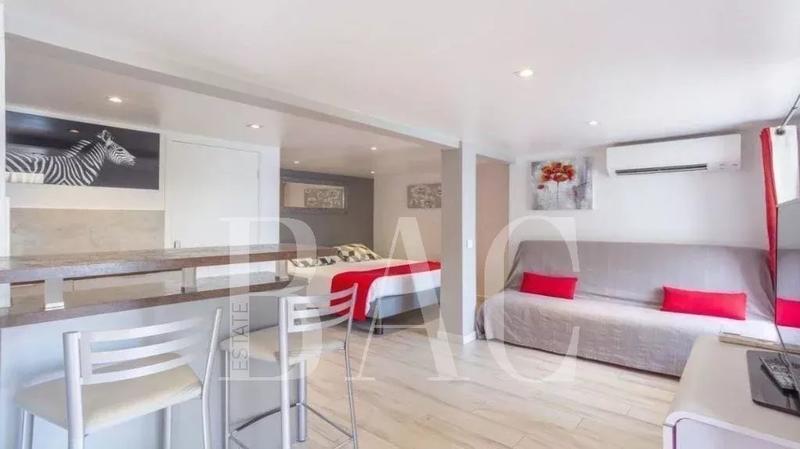 Villa - 300 m² - 10 pièces