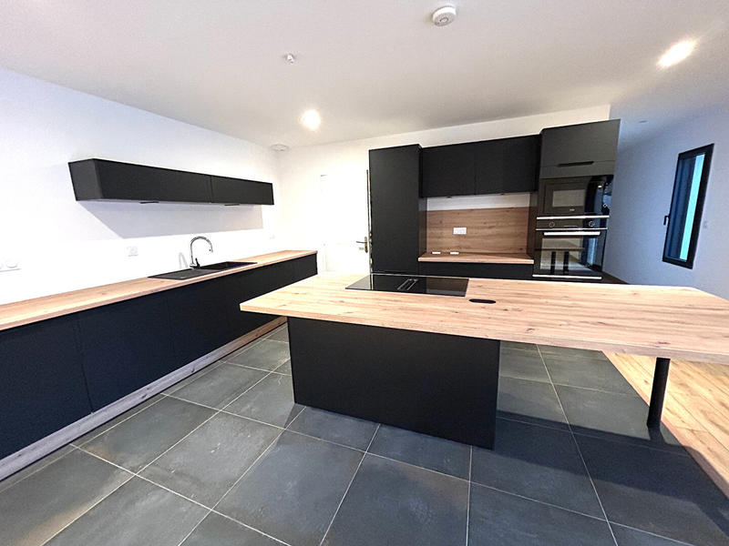 Maison - 146 m² - 4 pièces