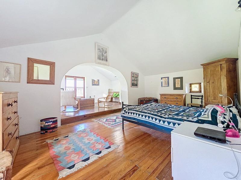 Maison - 249 m² - 8 pièces