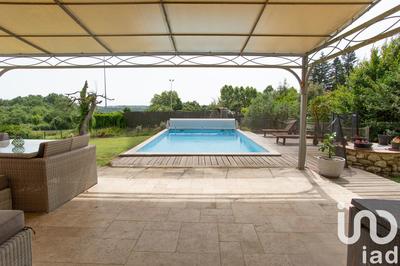 Maison - 207 m² - 7 pièces