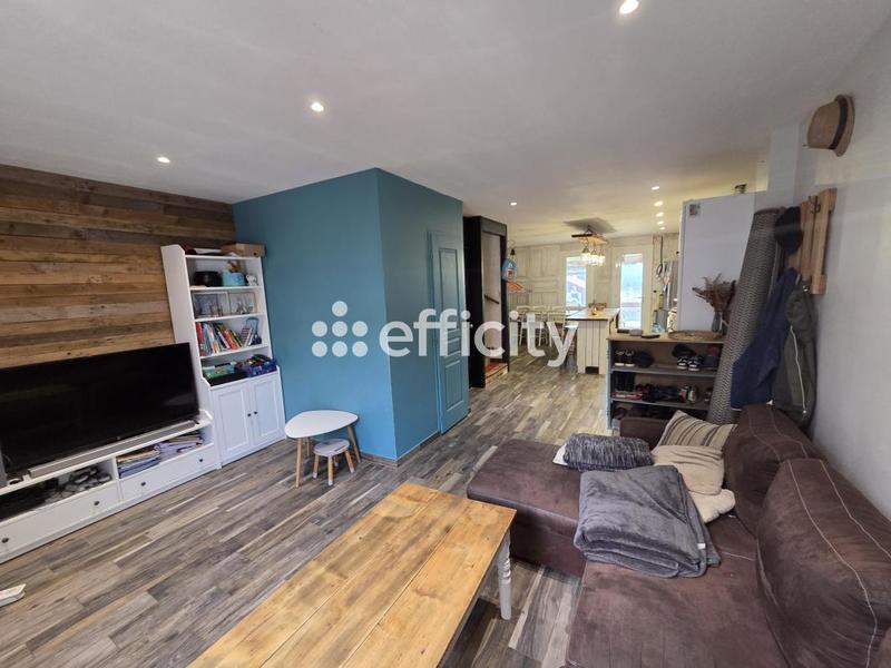 Maison - 93 m² - 4 pièces