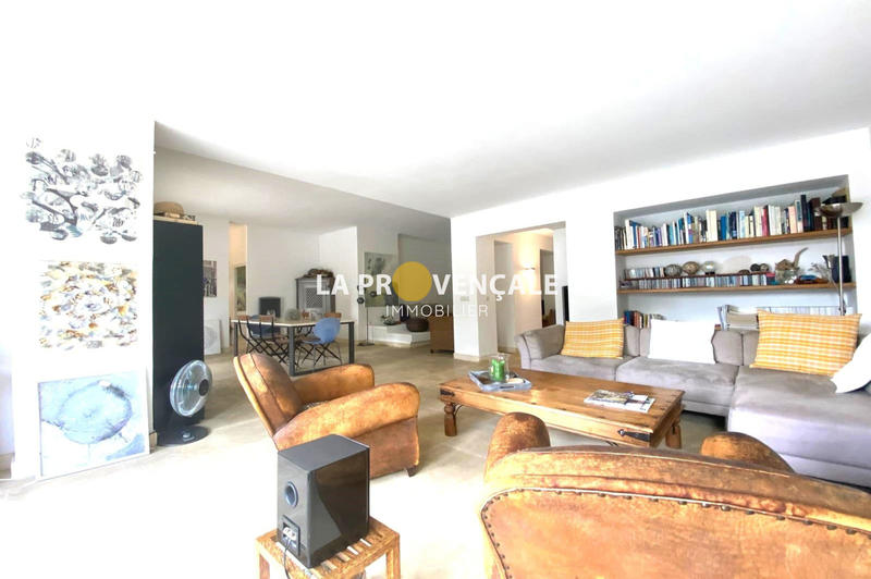 Villa - 202 m² - 6 pièces