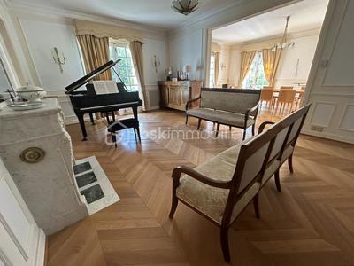 Propriété - 600 m² - 13 pièces