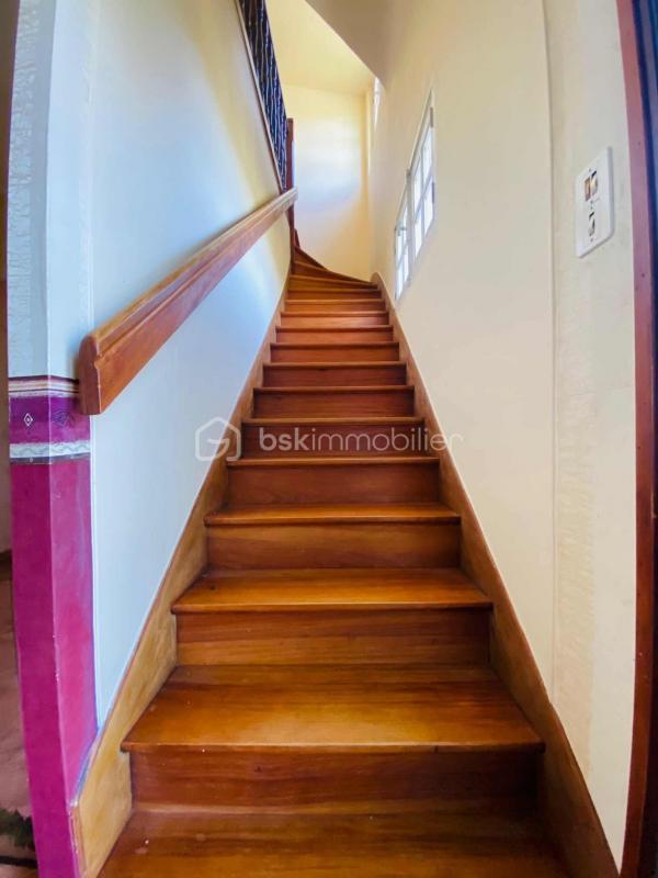 Demeure - 230 m² - 10 pièces