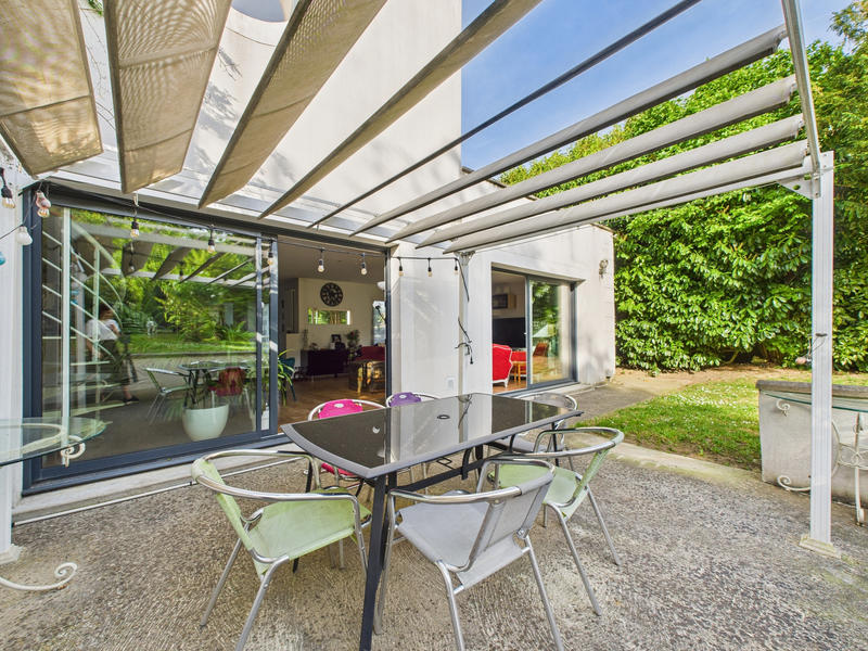 Maison - 203 m² - 8 pièces