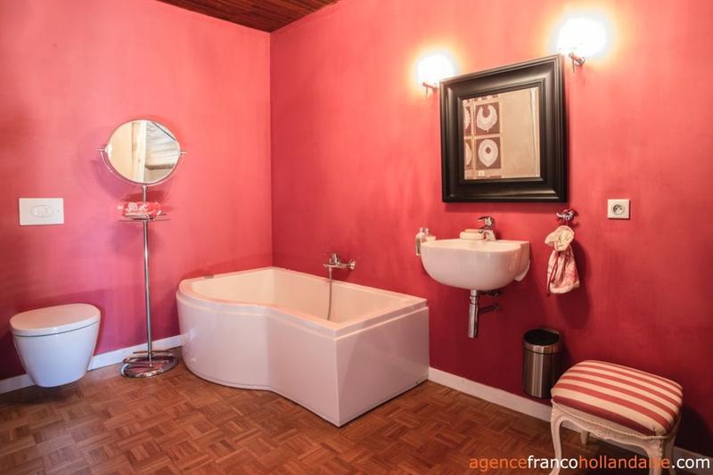 Villa - 216 m² - 8 pièces