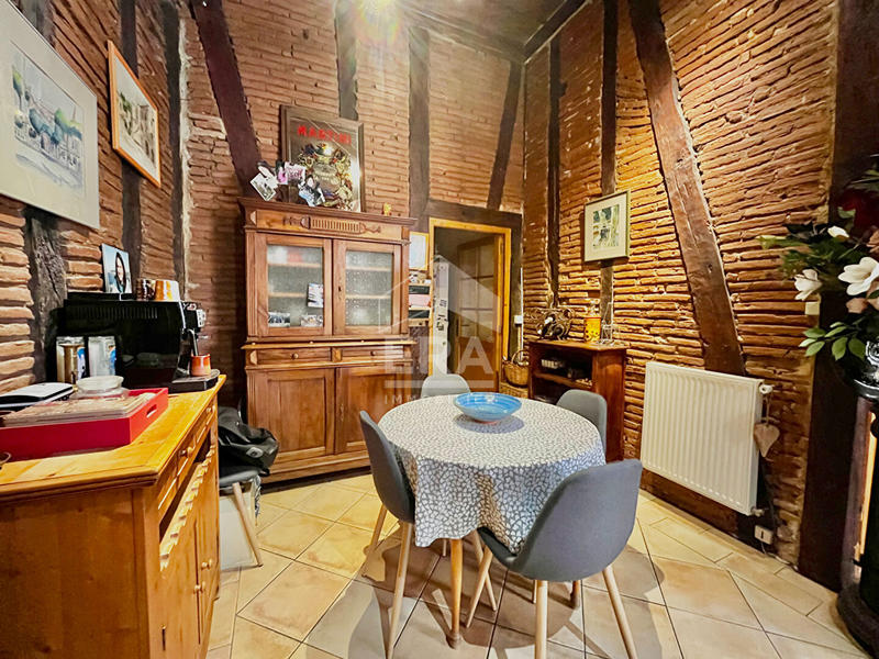 Maison - 320 m² - 9 pièces