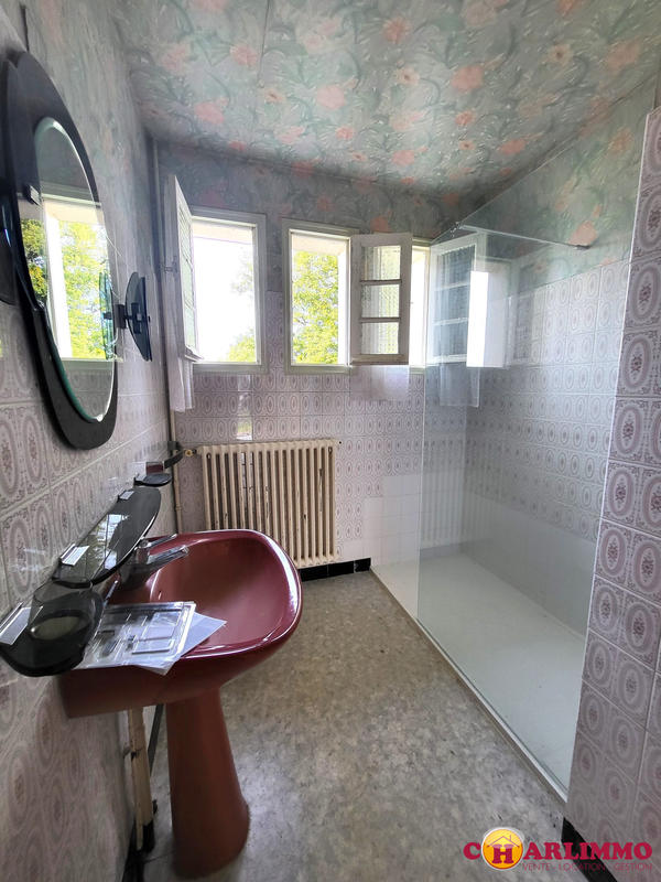 Maison traditionnelle - 121 m² - 6 pièces