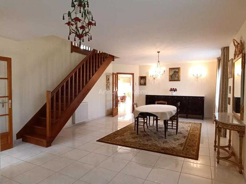 Maison - 204 m² - 6 pièces