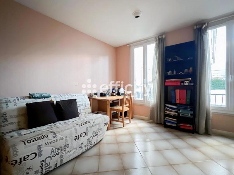 Maison - 270 m² - 11 pièces