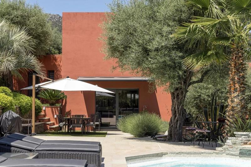 Villa - 300 m² - 7 pièces