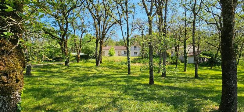 Maison - 236 m² - 11 pièces