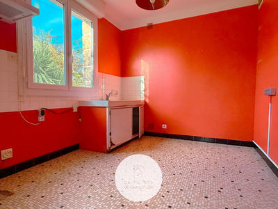 Maison - 390 m² - 8 pièces