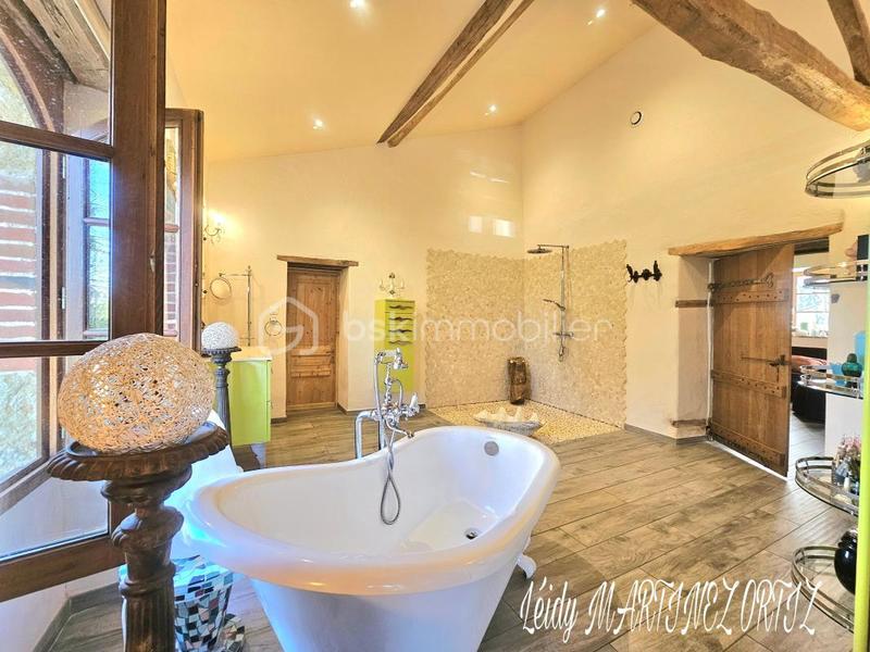 Maison en pierre - 215 m² - 7 pièces