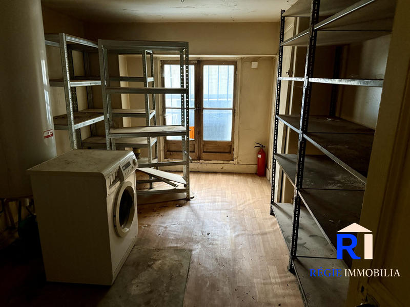 Local commercial - 223 m² - 6 pièces